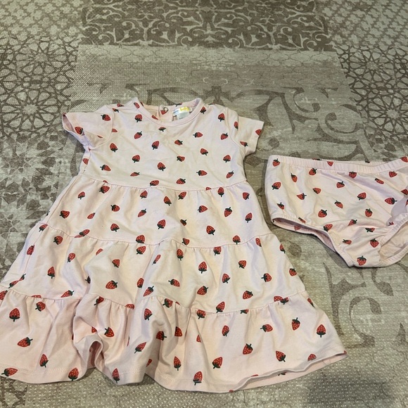 Bloomingdale’s Strawberry Print Dress and Bloomer Set - Picture 3 of 6